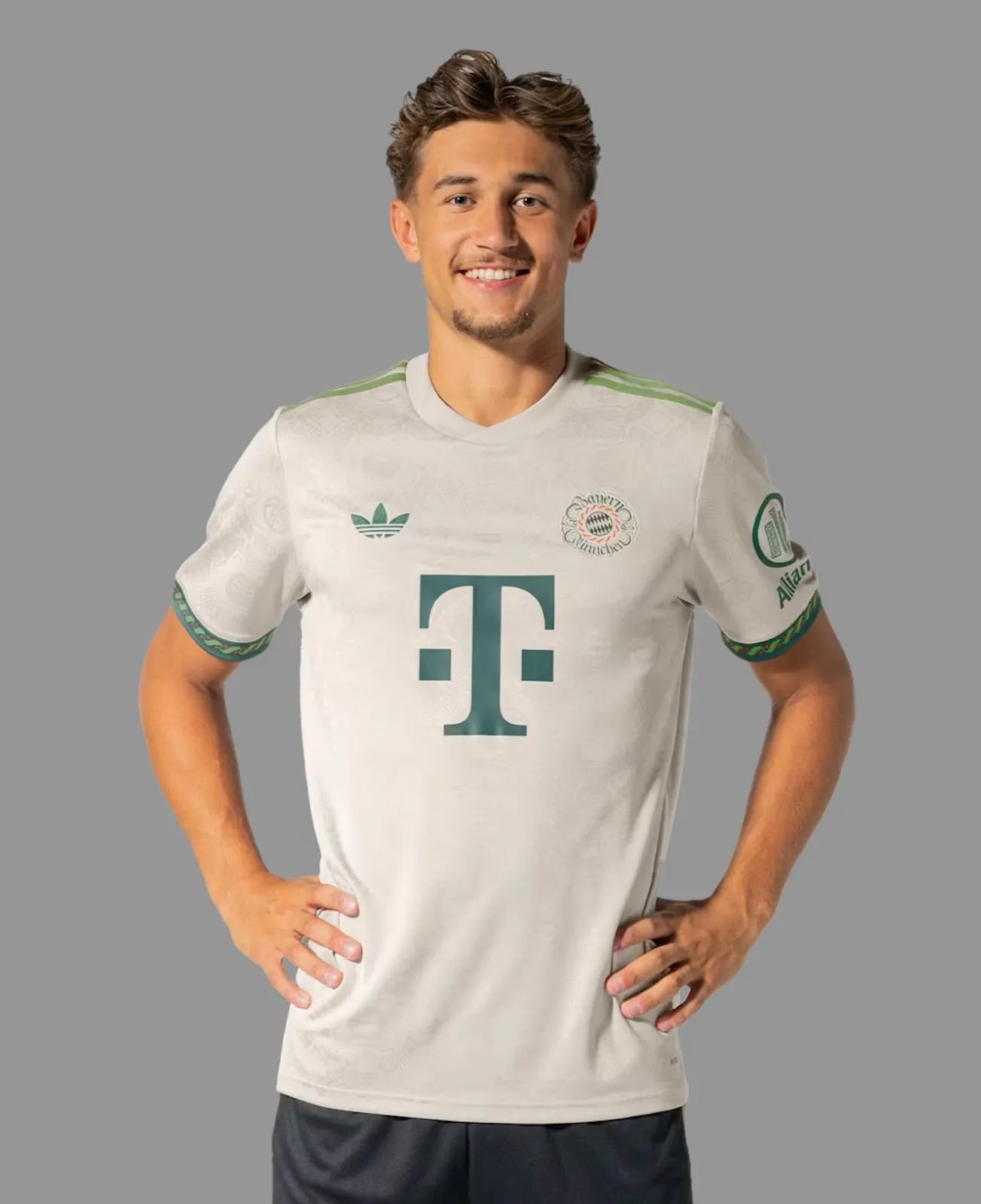 【今週特価】FCバイエルン・ミュンヘン 25/26 ウィーセン限定ユニフォーム 希少 レジェンド ファション　プレゼントにもおすすめ