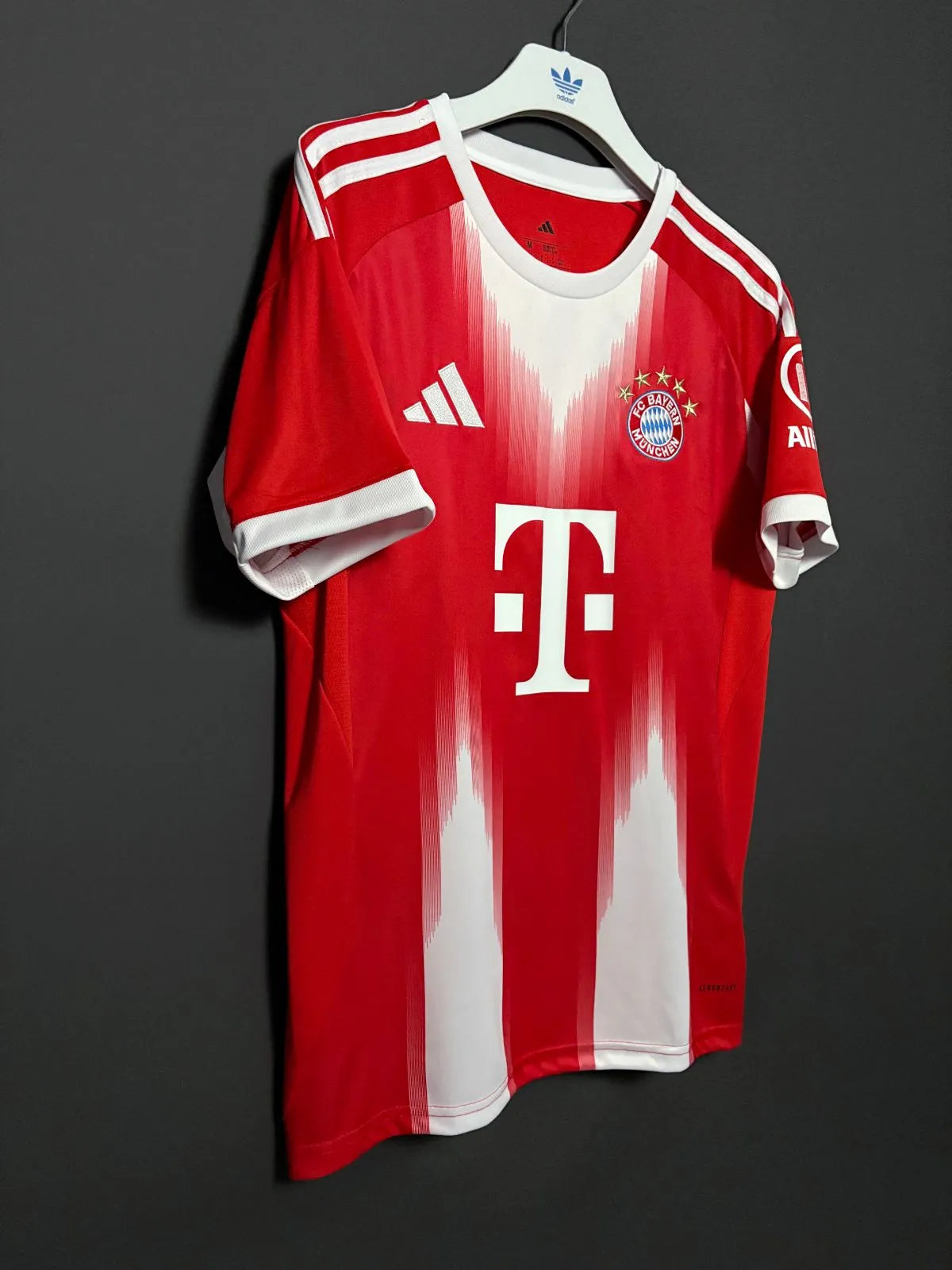 [Sold Out] Liverpool 2025 Third Jersey, Short Sleeve, Premier League Style, No Number, Stylish, Stylish Gift, yuro10001